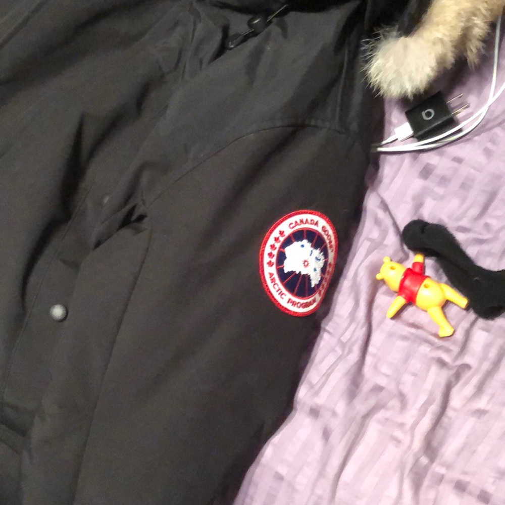 Medium men’s Canada  Goose Arctic program winter jacket black fur mint